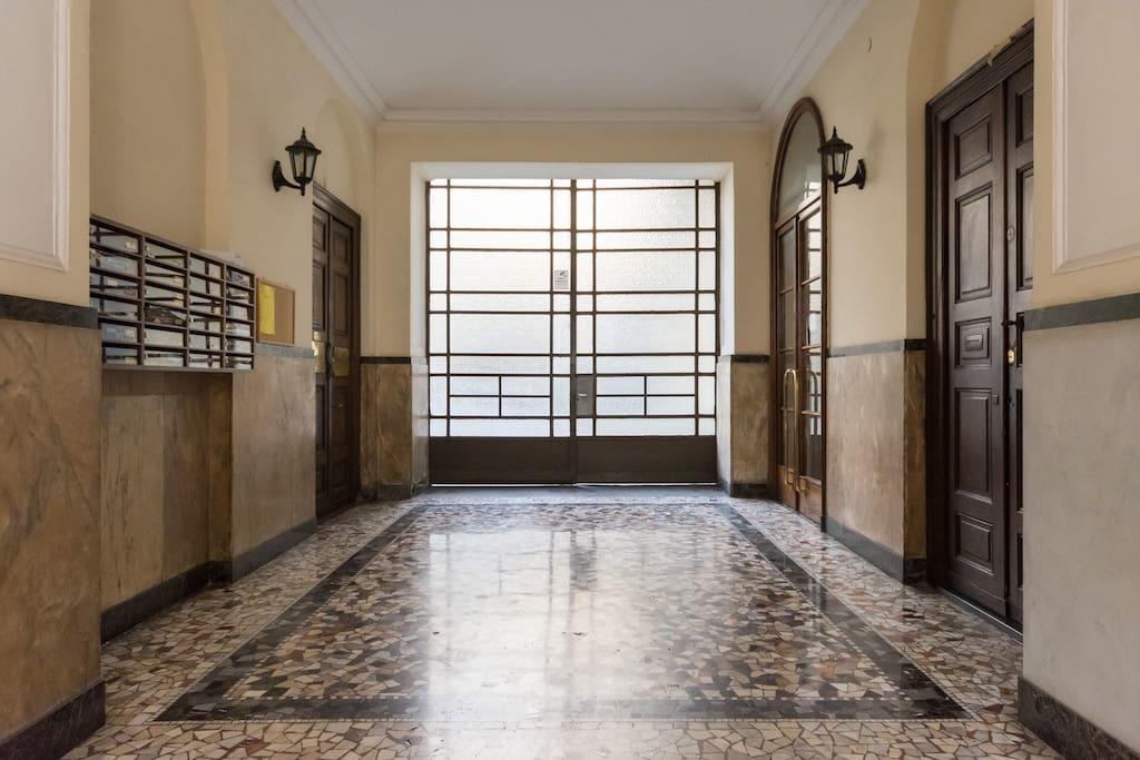 Accogliente Mansarda A Porta Nuova Apartment Торино Екстериор снимка